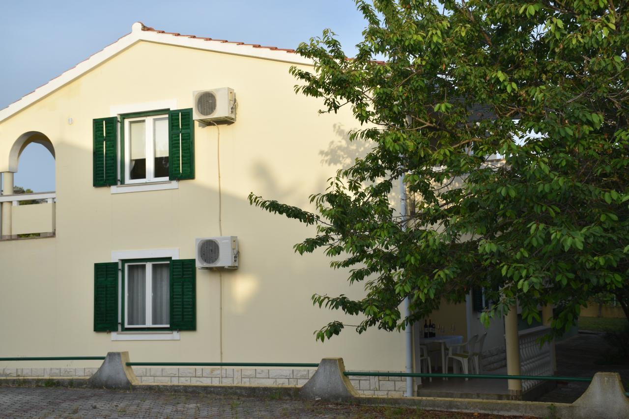 Apartments Antonija Punta Skala Next To Falkensteiner Resort Petrčane Exterior foto