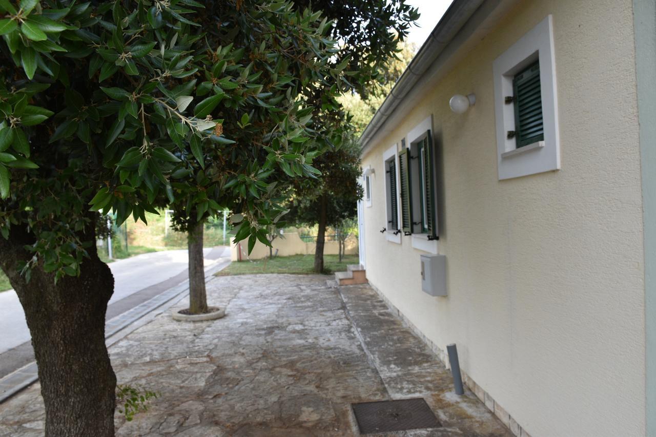 Apartments Antonija Punta Skala Next To Falkensteiner Resort Petrčane Exterior foto
